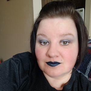 Meet your Posher, Loretta